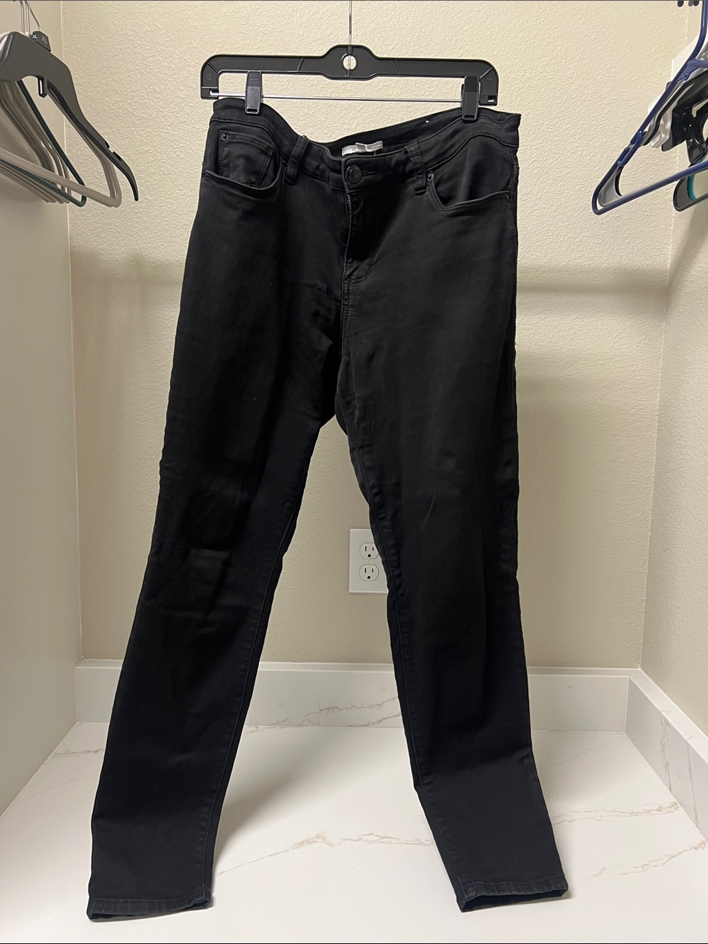 Black Women’s Slim Straight Jeans